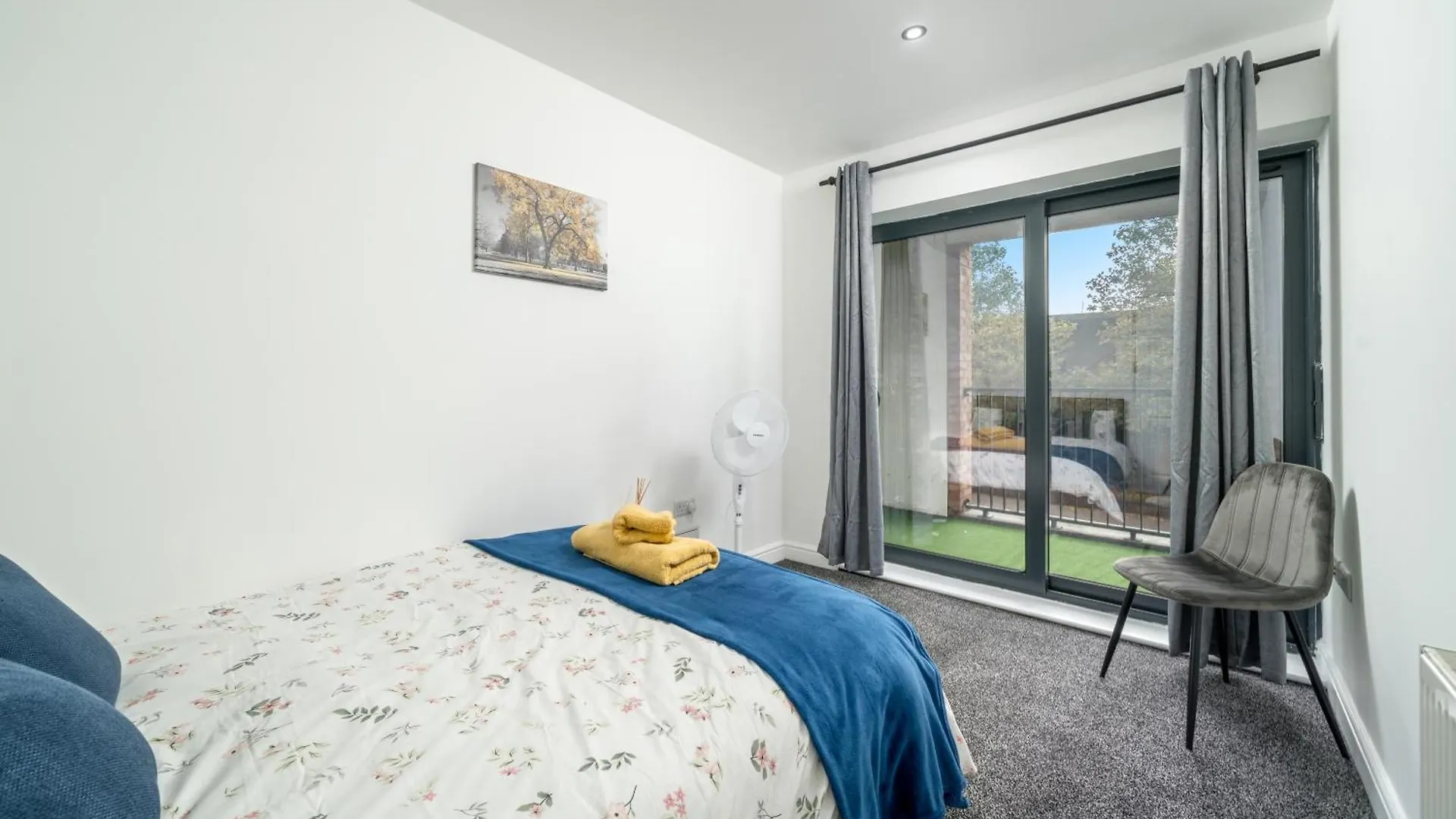 2Br Near Canning Town Stn Balcony Central Location London
