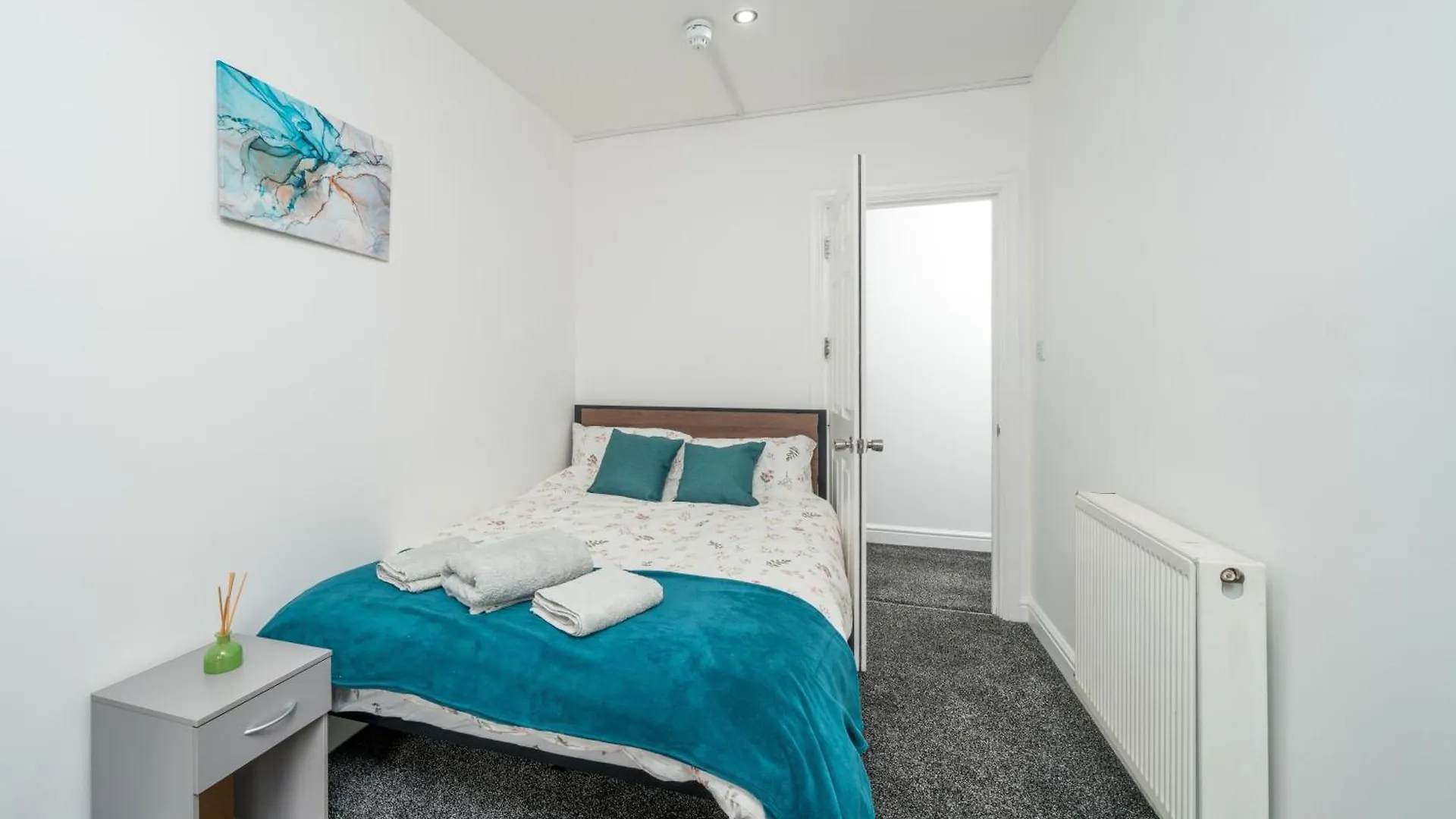 2Br Near Canning Town Stn Balcony Central Location London Apartment