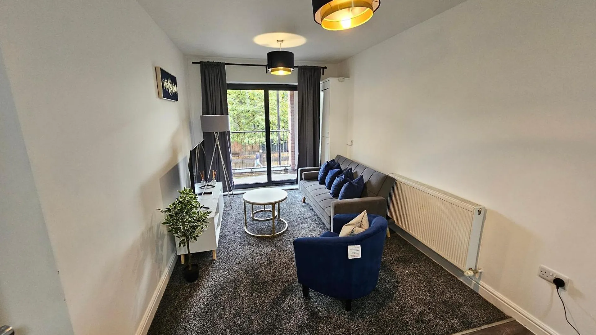 2Br Near Canning Town Stn Balcony Central Location location