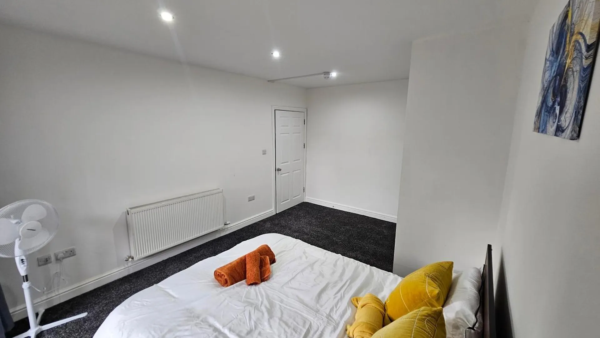 2Br Near Canning Town Stn Balcony Central Location London