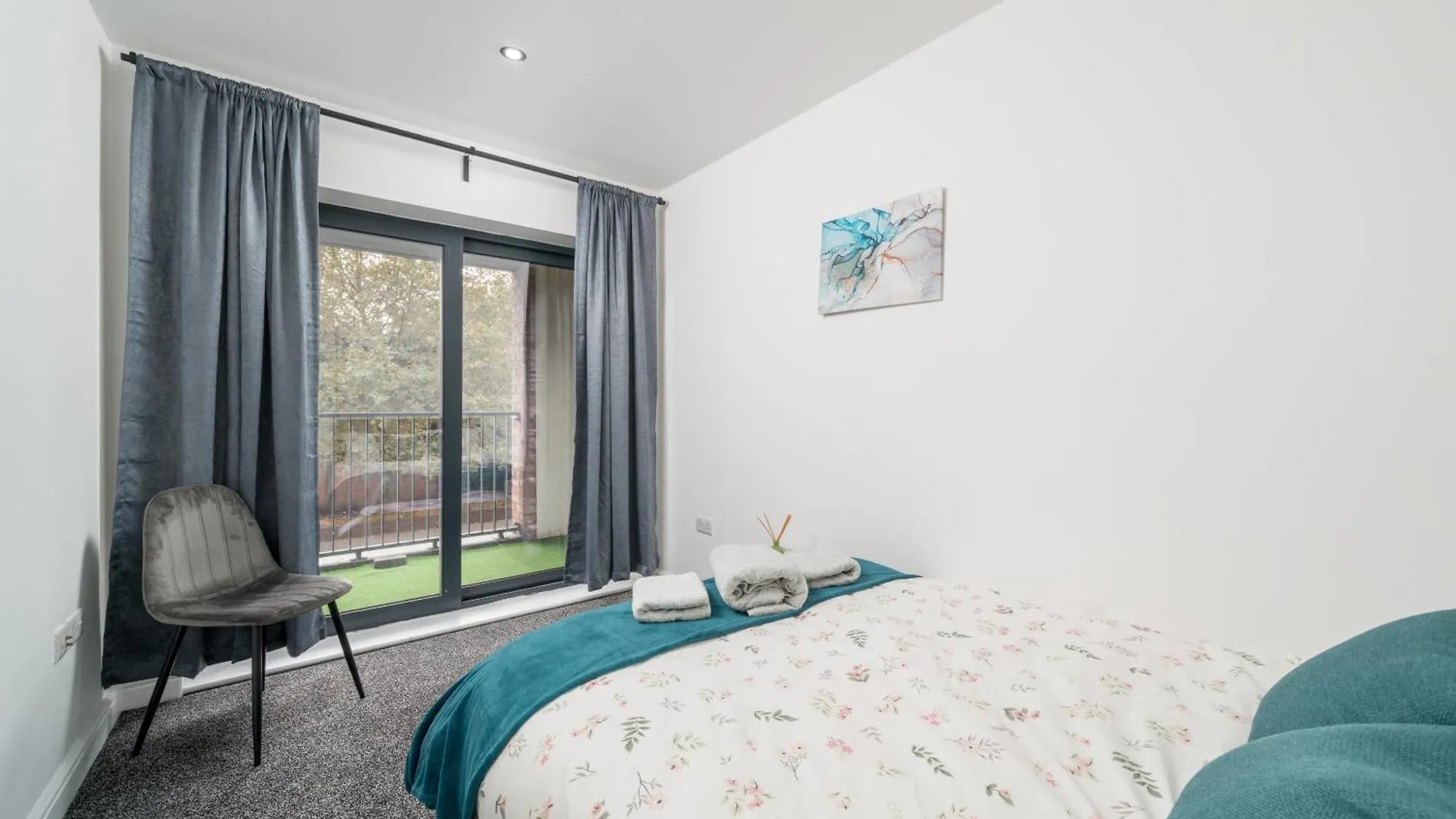 2Br Near Canning Town Stn Balcony Central Location London United Kingdom