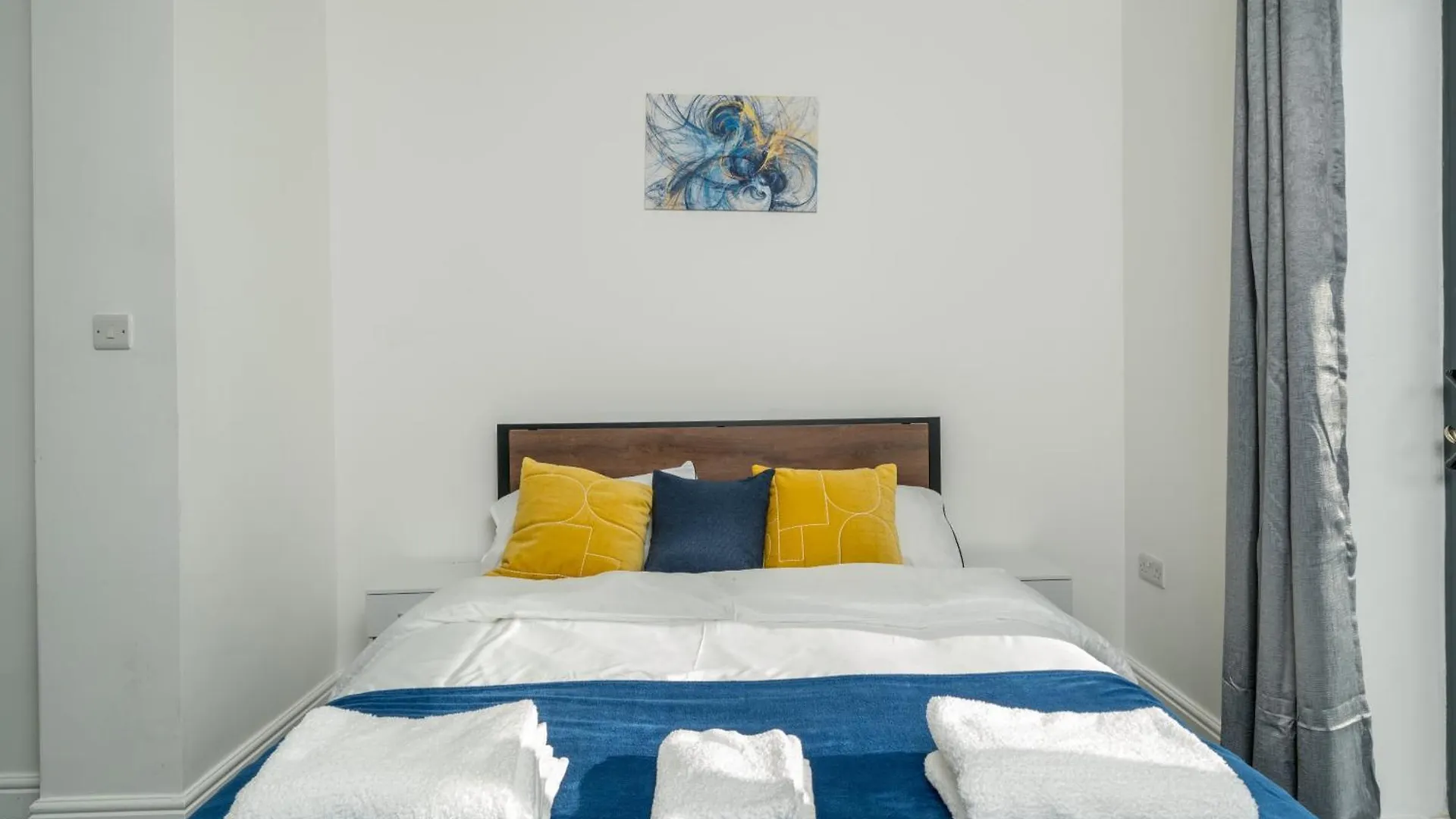 Apartment 2Br Near Canning Town Stn Balcony Central Location London