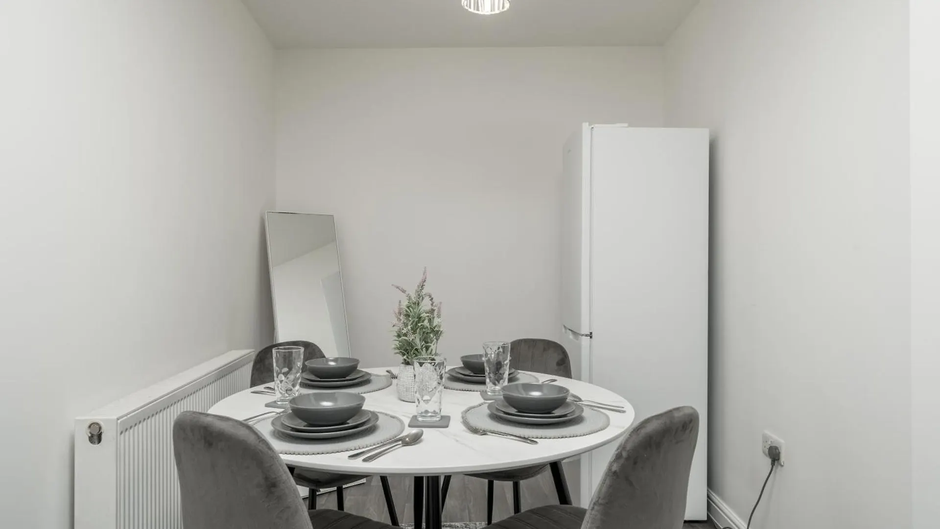 Apartment 2Br Near Canning Town Stn Balcony Central Location London